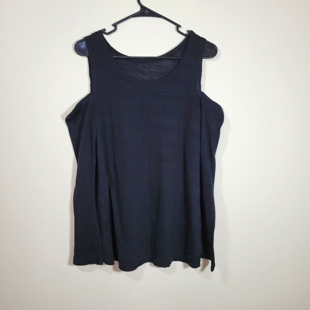 DYi Black Shoulder Cut Out Top, Size Medium